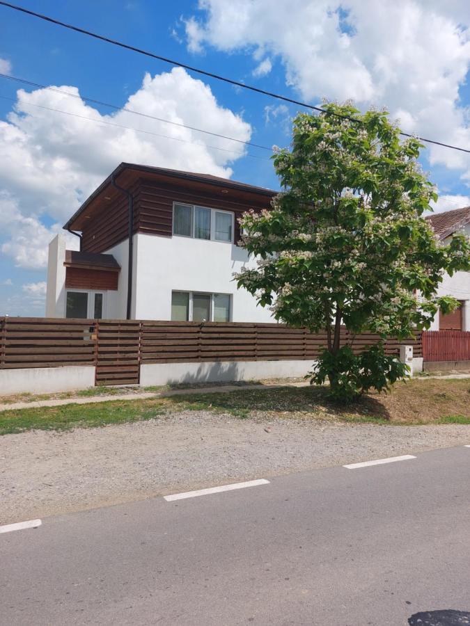 Vila Onix Sacueni ภายนอก รูปภาพ